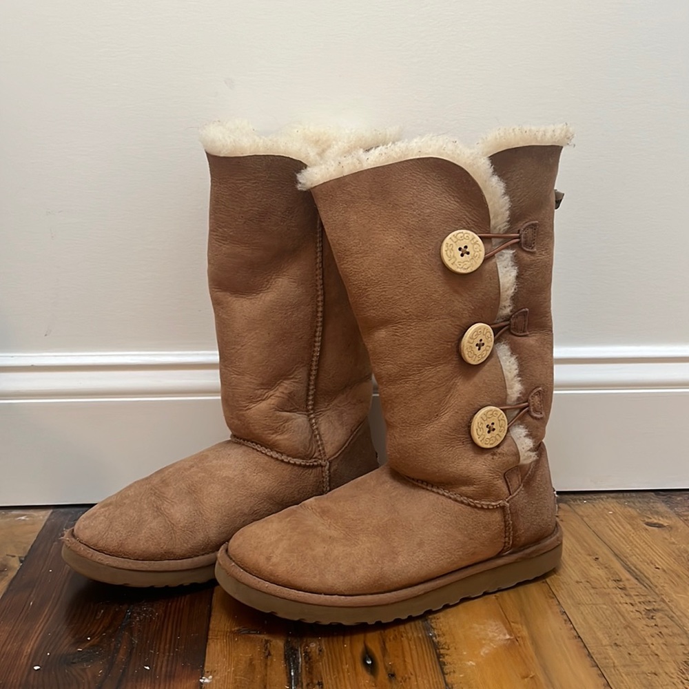 Tan UGGS, 9.5 in women’s, used.